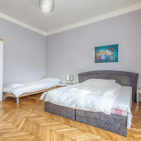Modern Jungmanova 3 *